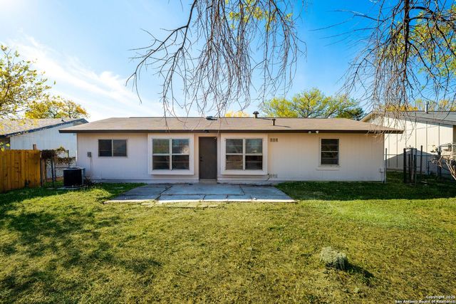 9010 Bowline St, San Antonio, TX 78242