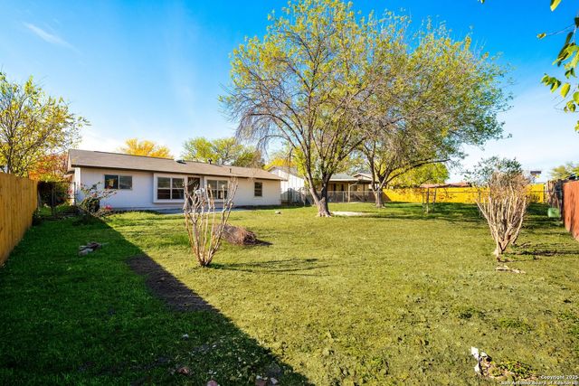 9010 Bowline St, San Antonio, TX 78242