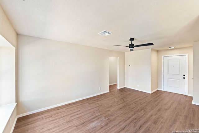 9010 Bowline St, San Antonio, TX 78242