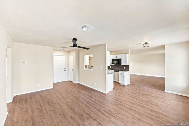 9010 Bowline St, San Antonio, TX 78242