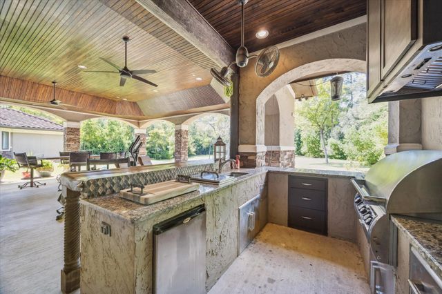 7373 Teaswood Drive, Conroe, TX 77304