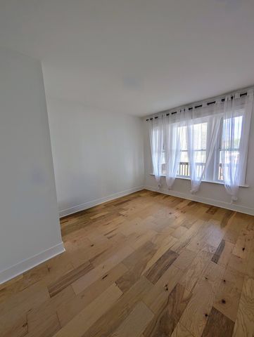 616 W Patterson Avenue 2E, Chicago, IL 60613