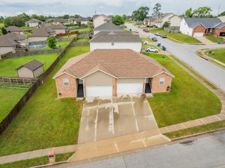 805-807 West Windmill Drive, Ozark, MO 65721