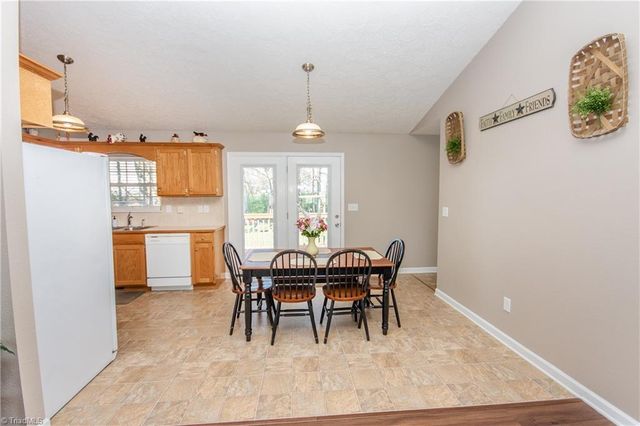 112 Chimney Ridge Lane, Statesville, NC 28625