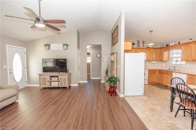 112 Chimney Ridge Lane, Statesville, NC 28625