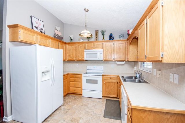 112 Chimney Ridge Lane, Statesville, NC 28625