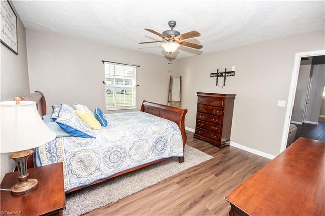 112 Chimney Ridge Lane, Statesville, NC 28625