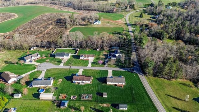 112 Chimney Ridge Lane, Statesville, NC 28625