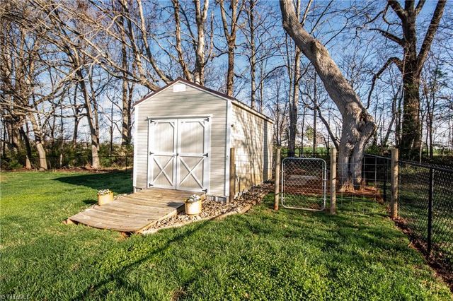 112 Chimney Ridge Lane, Statesville, NC 28625