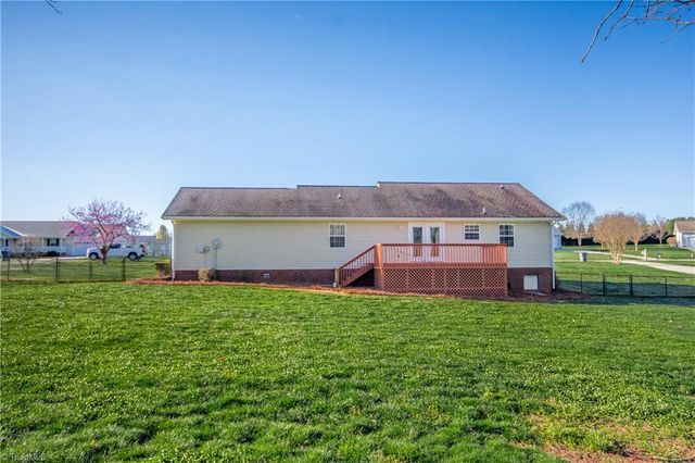 112 Chimney Ridge Lane, Statesville, NC 28625