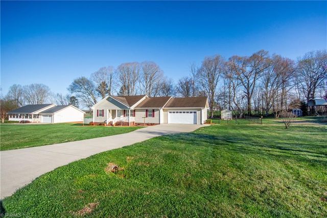 112 Chimney Ridge Lane, Statesville, NC 28625