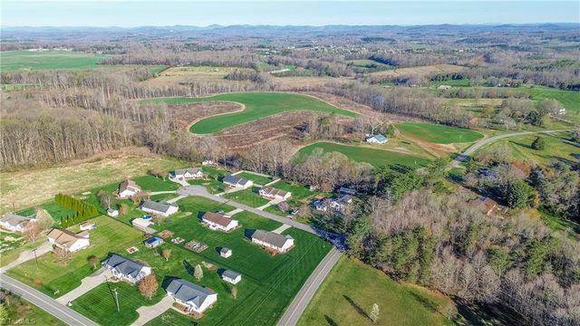 112 Chimney Ridge Lane, Statesville, NC 28625