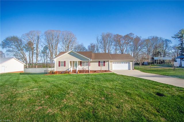 112 Chimney Ridge Lane, Statesville, NC 28625