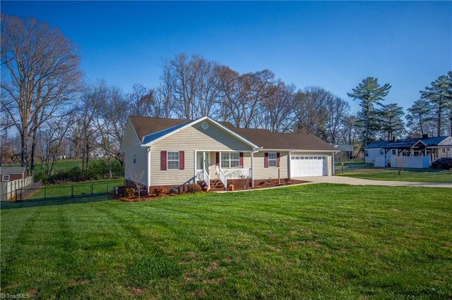 112 Chimney Ridge Lane, Statesville, NC 28625