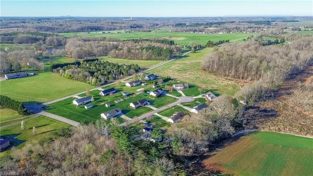 112 Chimney Ridge Lane, Statesville, NC 28625