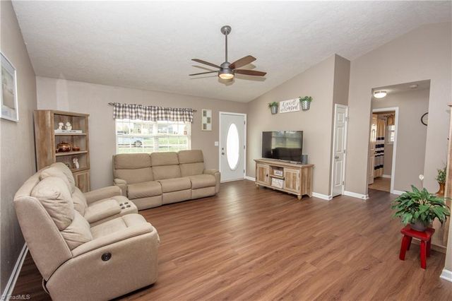 112 Chimney Ridge Lane, Statesville, NC 28625