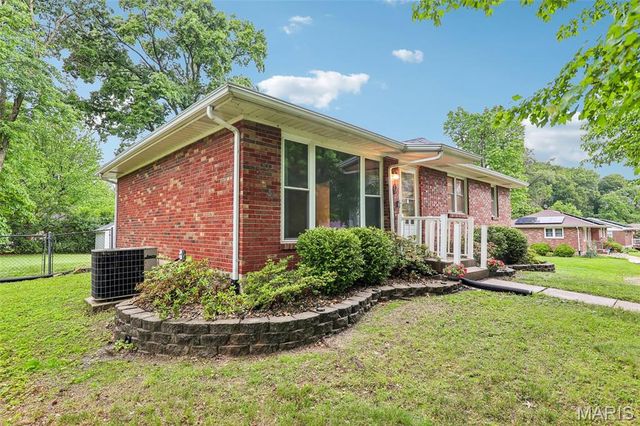 39 Mark Drive, Fairview Heights, IL 62208