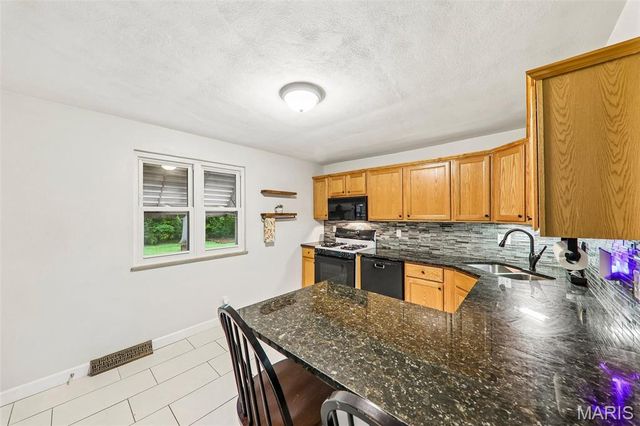 39 Mark Drive, Fairview Heights, IL 62208