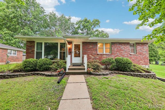 39 Mark Drive, Fairview Heights, IL 62208