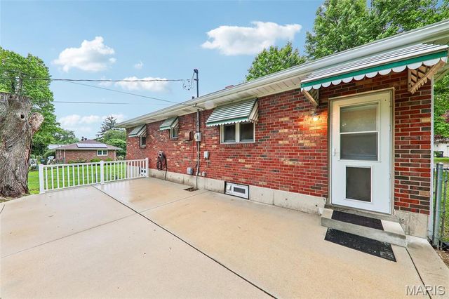 39 Mark Drive, Fairview Heights, IL 62208