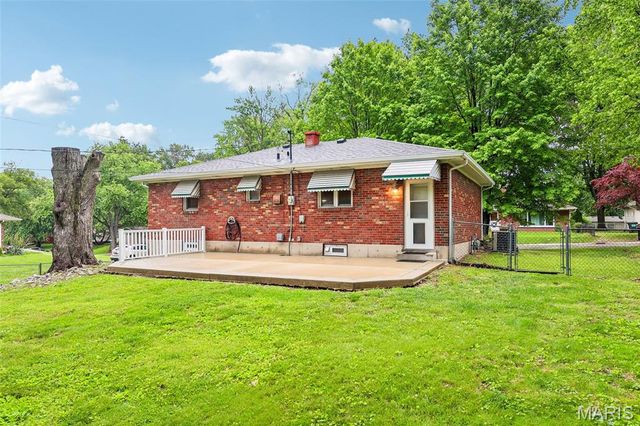 39 Mark Drive, Fairview Heights, IL 62208