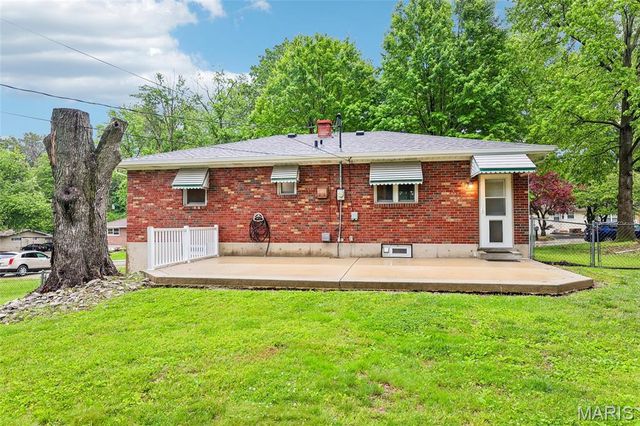 39 Mark Drive, Fairview Heights, IL 62208