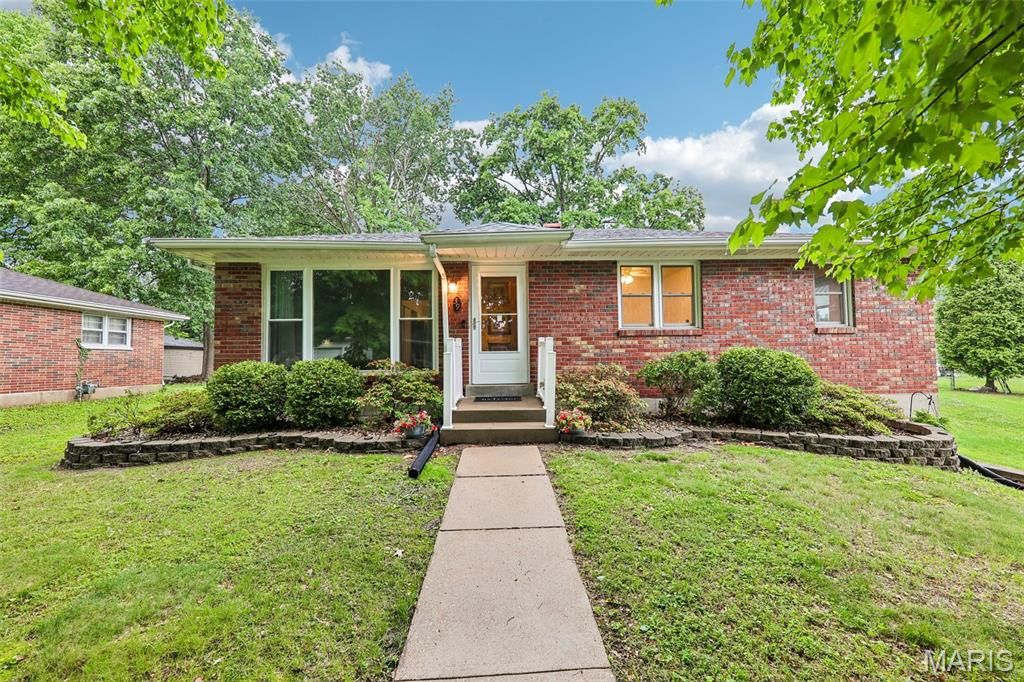 39 Mark Drive, Fairview Heights, IL 62208