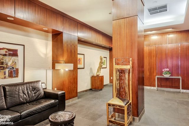 380 Lenox Ave Apt 9G, New York City, NY 10027