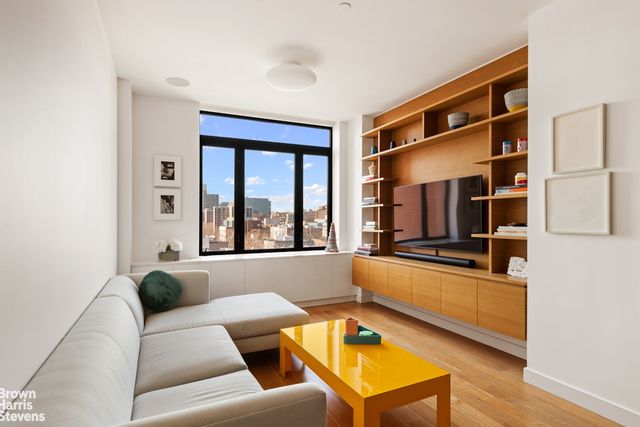 380 Lenox Ave Apt 9G, New York City, NY 10027