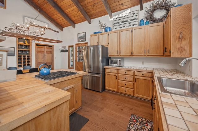 1260 Canyon View Ct, Arnold, CA 95223