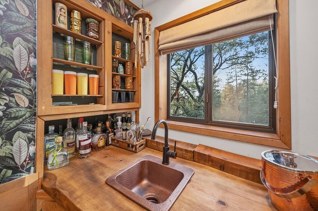 1260 Canyon View Ct, Arnold, CA 95223