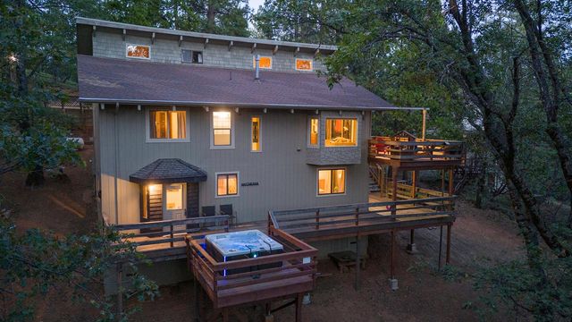 1260 Canyon View Ct, Arnold, CA 95223