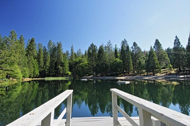 1260 Canyon View Ct, Arnold, CA 95223