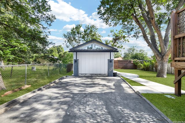 324 Hammond, San Antonio, TX 78210