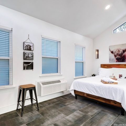 324 Hammond, San Antonio, TX 78210