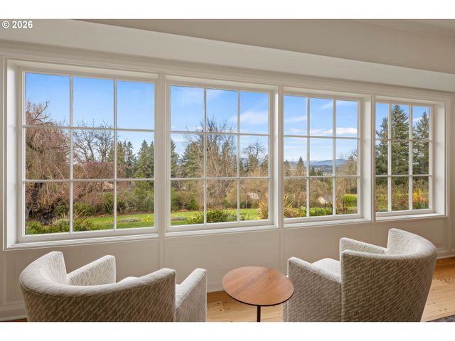 875 W 36TH Ave, Eugene, OR 97405