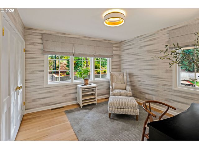 875 W 36TH Ave, Eugene, OR 97405