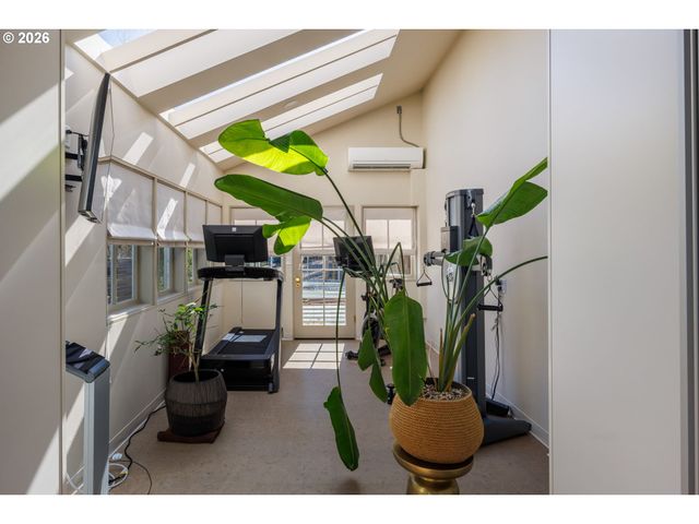 875 W 36TH Ave, Eugene, OR 97405