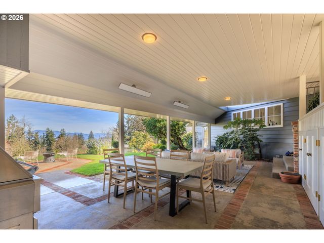 875 W 36TH Ave, Eugene, OR 97405