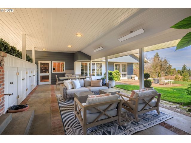 875 W 36TH Ave, Eugene, OR 97405