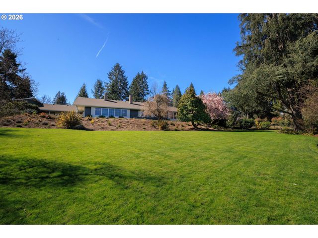 875 W 36TH Ave, Eugene, OR 97405