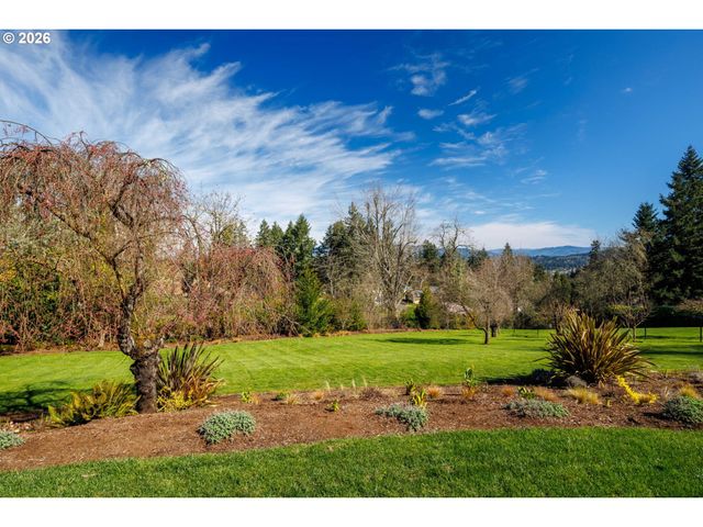875 W 36TH Ave, Eugene, OR 97405