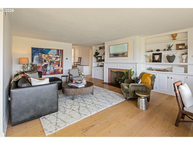 875 W 36TH Ave, Eugene, OR 97405