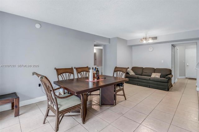 4235 N University Dr 115, Sunrise, FL 33351