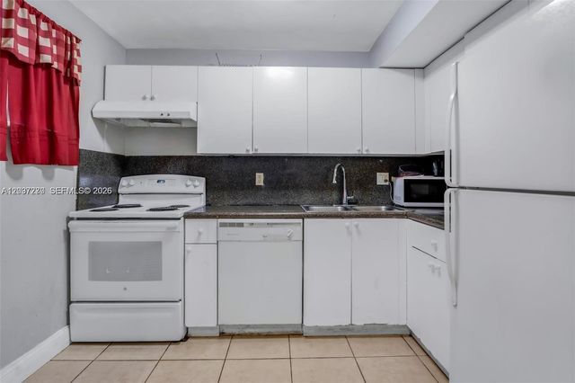 4235 N University Dr 115, Sunrise, FL 33351