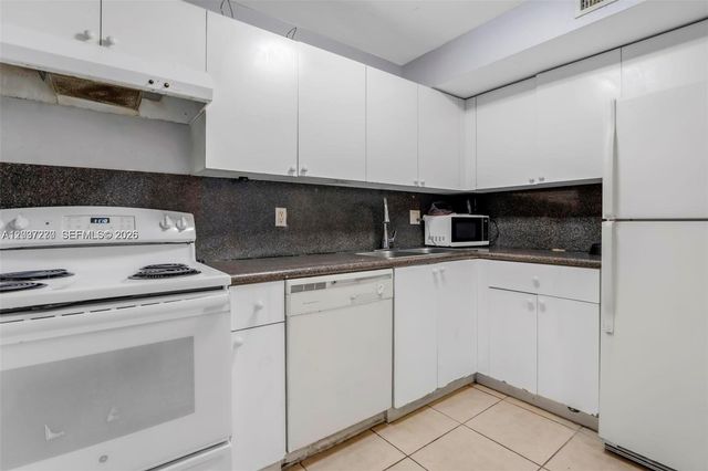 4235 N University Dr 115, Sunrise, FL 33351