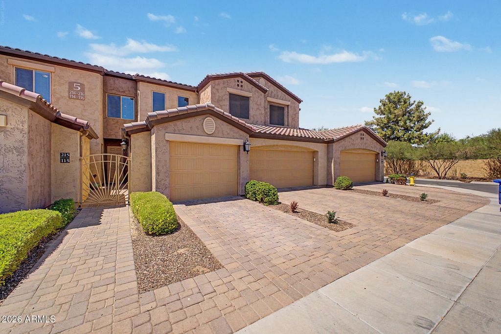 250 W QUEEN CREEK Road 215, Chandler, AZ 85248 — exterior
