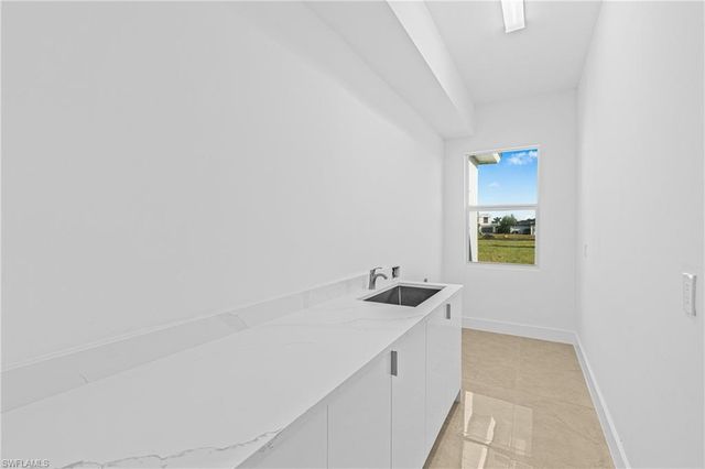 821 NW 37th PL, Cape Coral, FL 33993