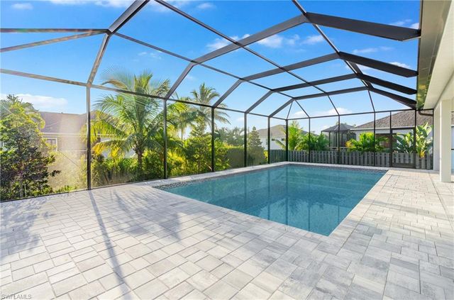 821 NW 37th PL, Cape Coral, FL 33993