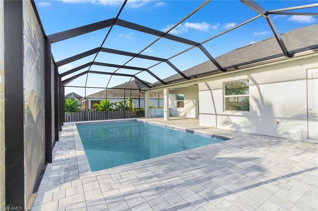 821 NW 37th PL, Cape Coral, FL 33993